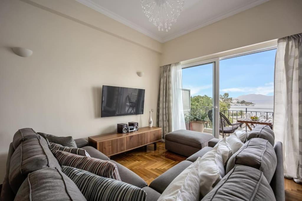 Bright Central Apartment With Splendid Sea View! Chalkís Dış mekan fotoğraf