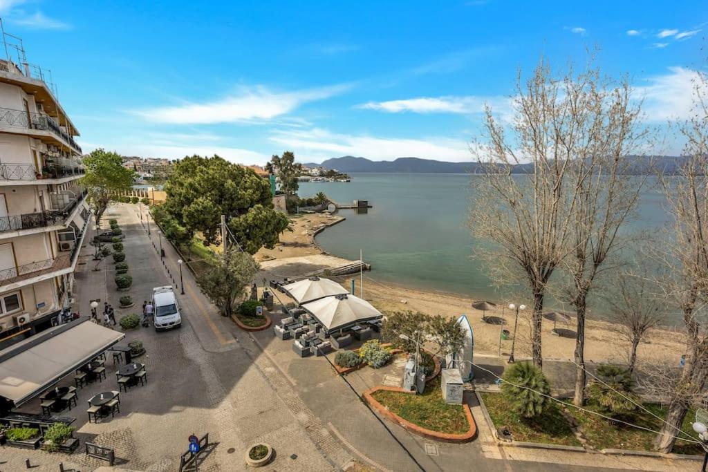 Bright Central Apartment With Splendid Sea View! Chalkís Dış mekan fotoğraf