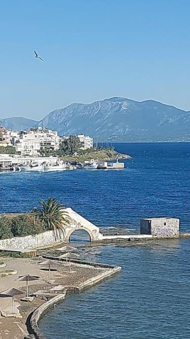 Bright Central Apartment With Splendid Sea View! Chalkís Dış mekan fotoğraf